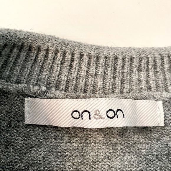 Gray Retro Cherry Pattern Sweater - Picture 4 of 7